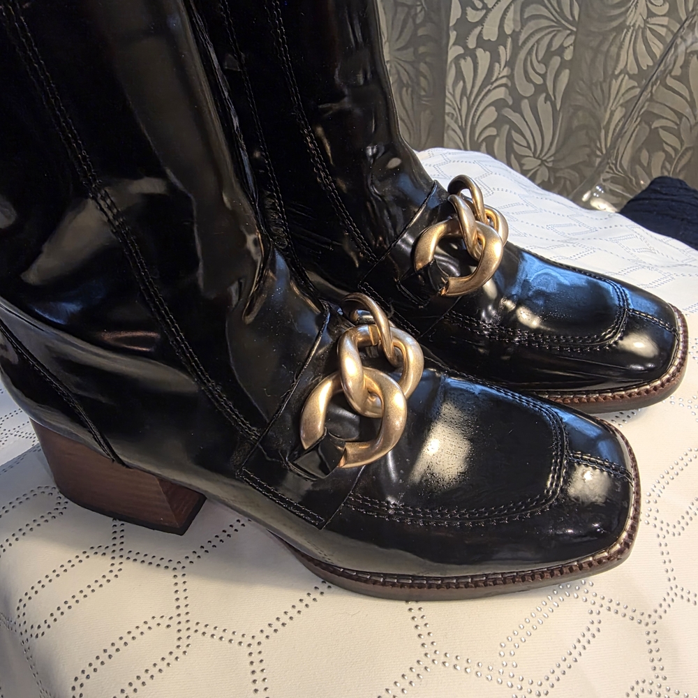 Steve Madden Glossy Black Ankle Boots with Bold Gold Chain